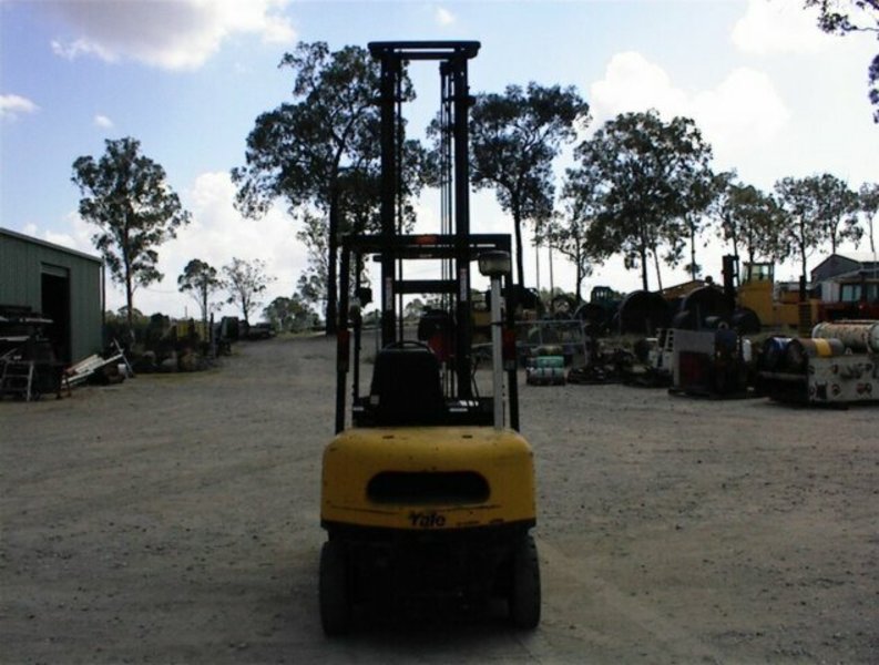 YALE 2.5 tonne diesel forklift