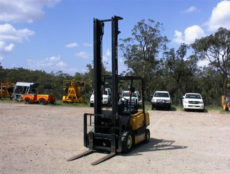 YALE 2.5 tonne diesel forklift
