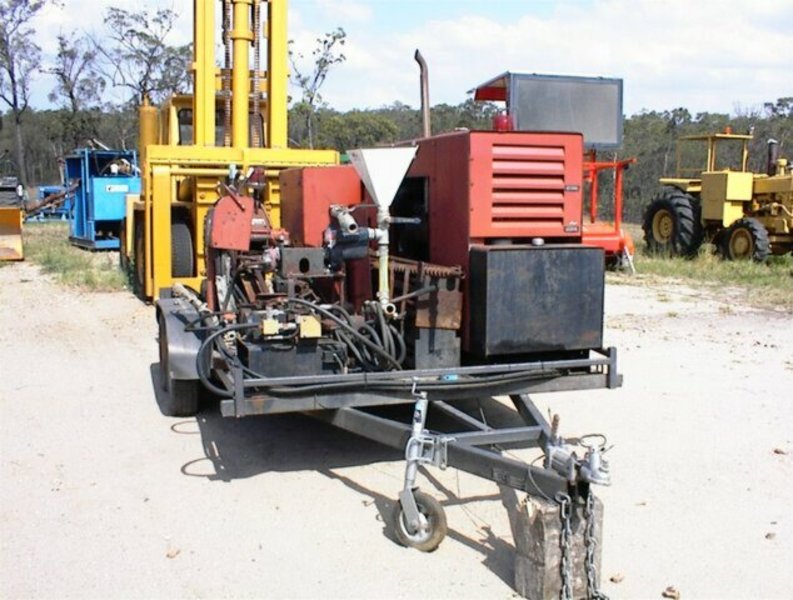Ditchwitch Directional borer JT911