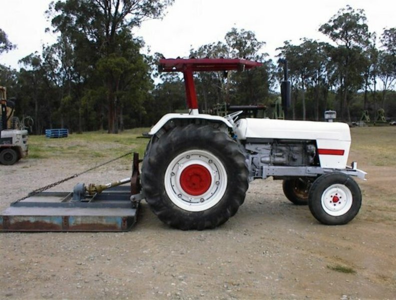 DAVID BROWN 995 tractor with slasher