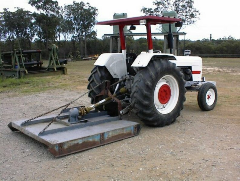 DAVID BROWN 995 tractor with slasher