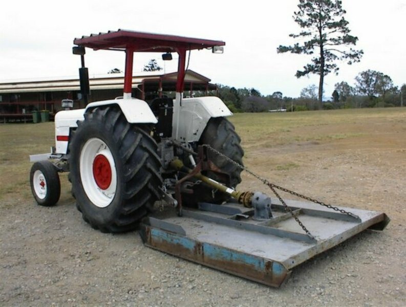 DAVID BROWN 995 tractor with slasher