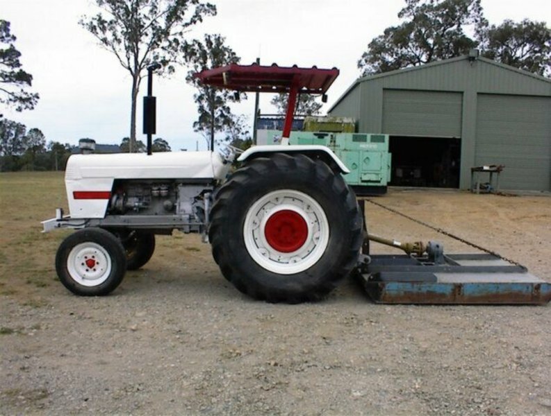 DAVID BROWN 995 tractor with slasher