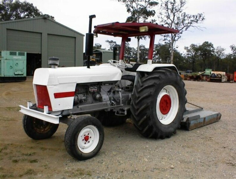 DAVID BROWN 995 tractor with slasher