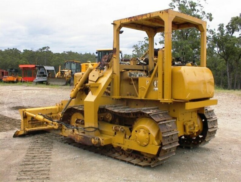 CATERPILLAR D4D 48V12874 dozer
