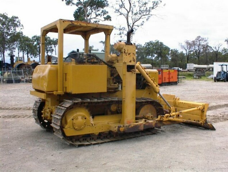 CATERPILLAR D4D 48V12874 dozer