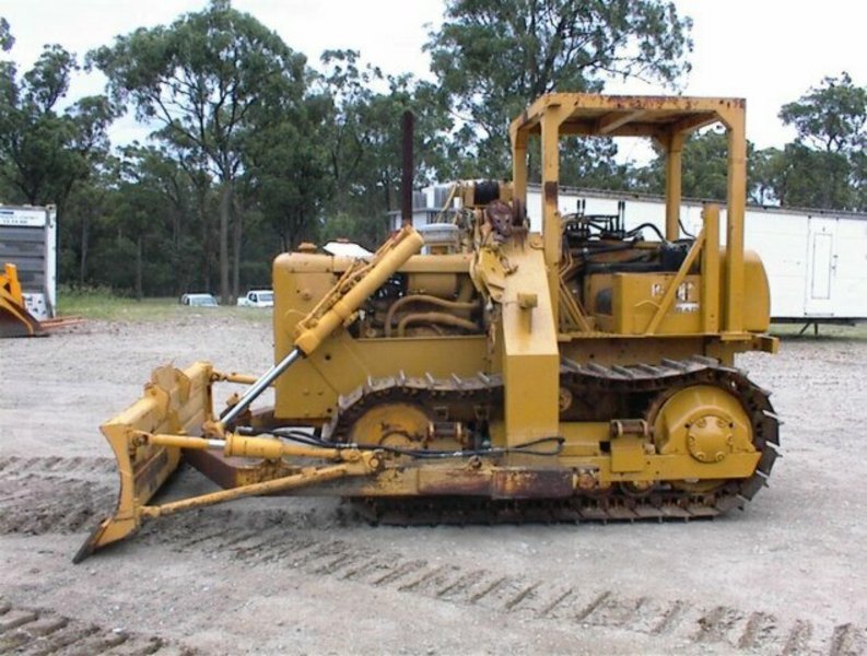 CATERPILLAR D4D 48V12874 dozer