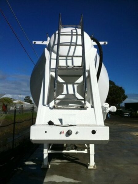 2014 Ultimate Trailers BULK DRY CEMENT TANKER 30m3