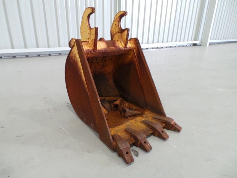 2016 WORKMATE 420MM BUCKET