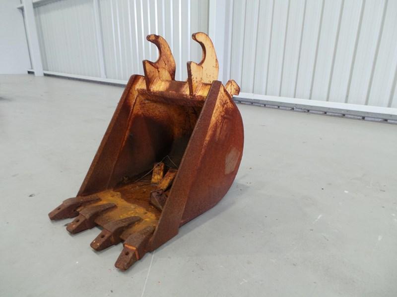 2016 WORKMATE 420MM BUCKET