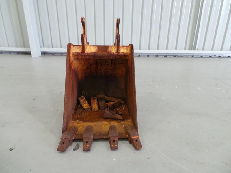2016 WORKMATE 420MM BUCKET