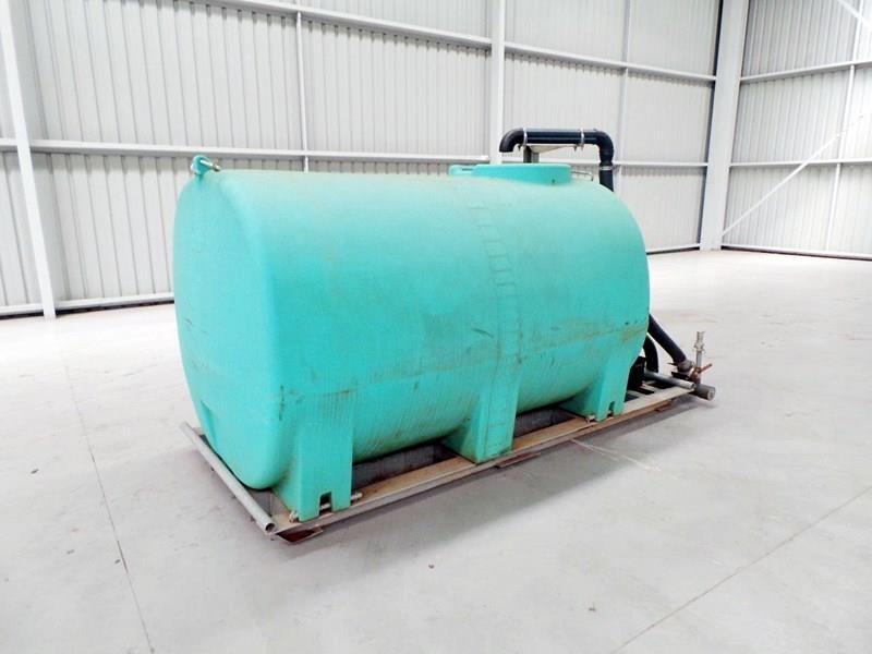 2016 WORKMATE 4000 LITRE POLY TANKS