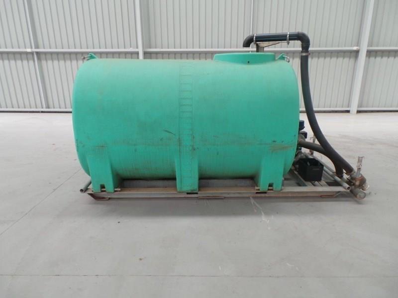 2016 WORKMATE 4000 LITRE POLY TANKS