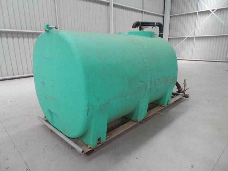 2016 WORKMATE 4000 LITRE POLY TANKS