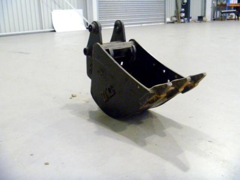 2016 WORKMATE BUCKET & HITCH