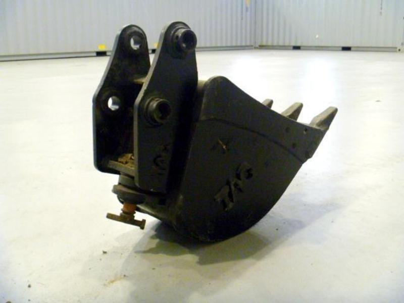 2016 WORKMATE BUCKET & HITCH