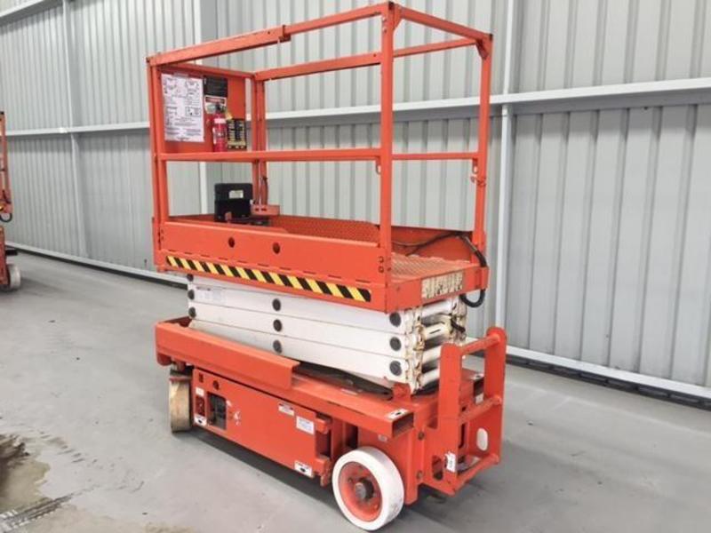 2005 SNORKEL S1930 SCISSOR LIFT