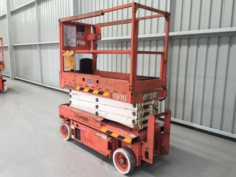 2005 SNORKEL S1930 SCISSOR LIFT