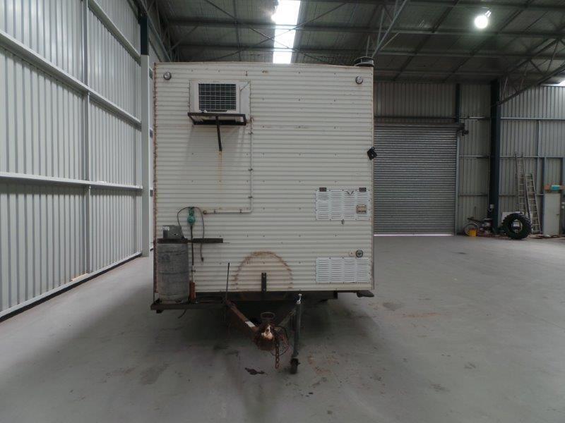1996 TRAYMARK CARAVAN