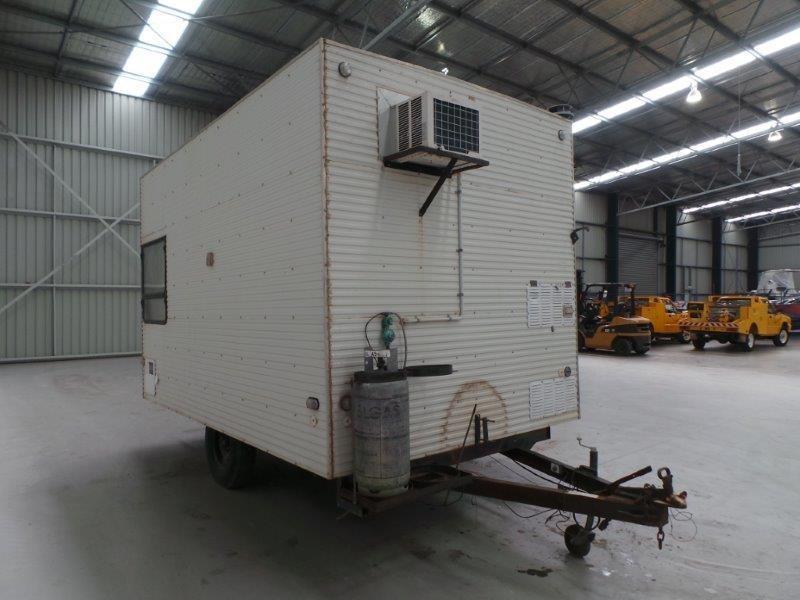 1996 TRAYMARK CARAVAN