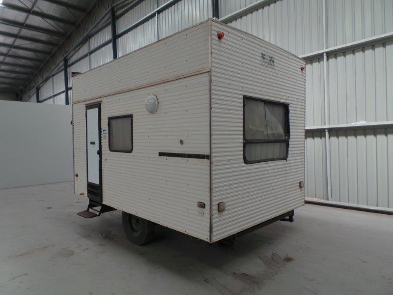 1996 TRAYMARK CARAVAN