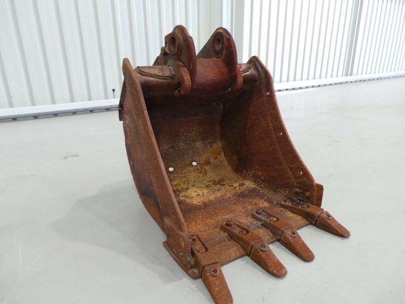 2016 WORKMATE 620MM BUCKET