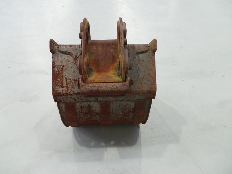 2016 WORKMATE 620MM BUCKET