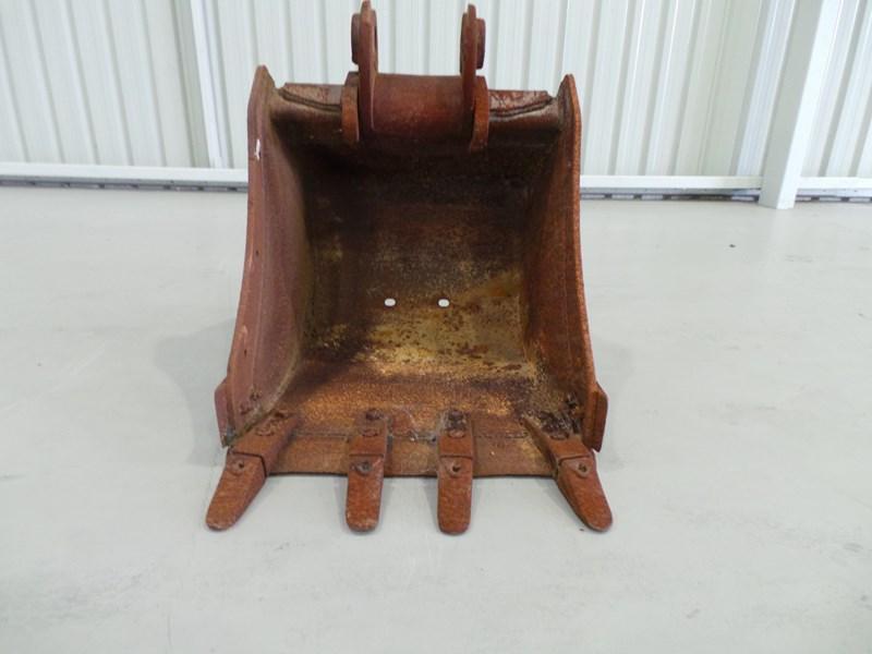 2016 WORKMATE 620MM BUCKET