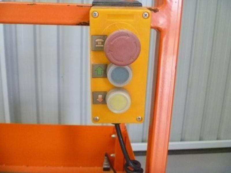 2014 SGS ELECTRIC SCISSOR LIFT