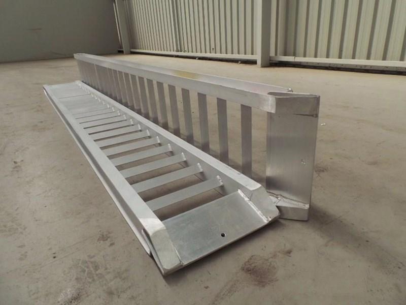 2016 WORKMATE ALLOY LOADING RAMPS