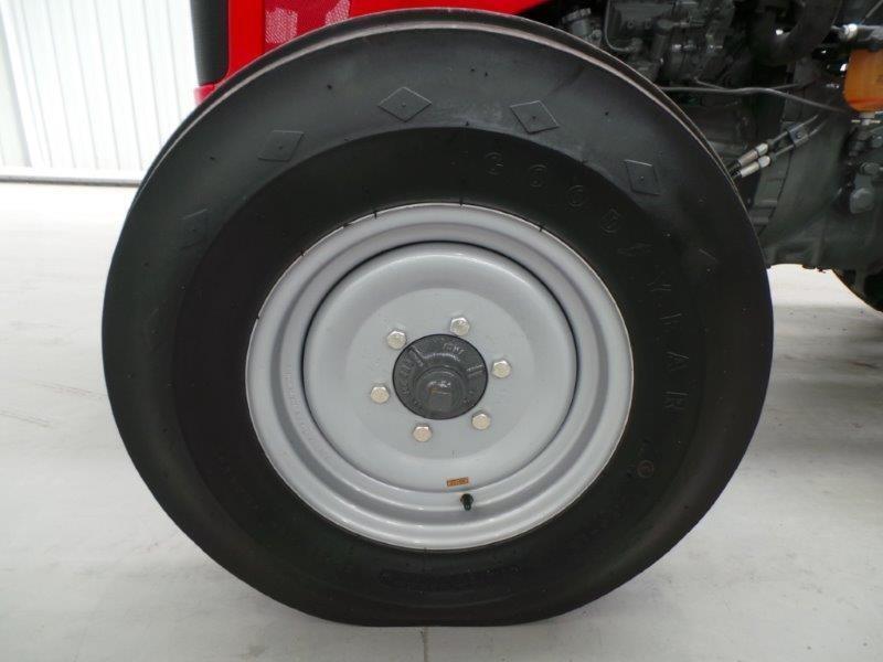 MASSEY FERGUSON 2615 2WD ROPS TRACTOR