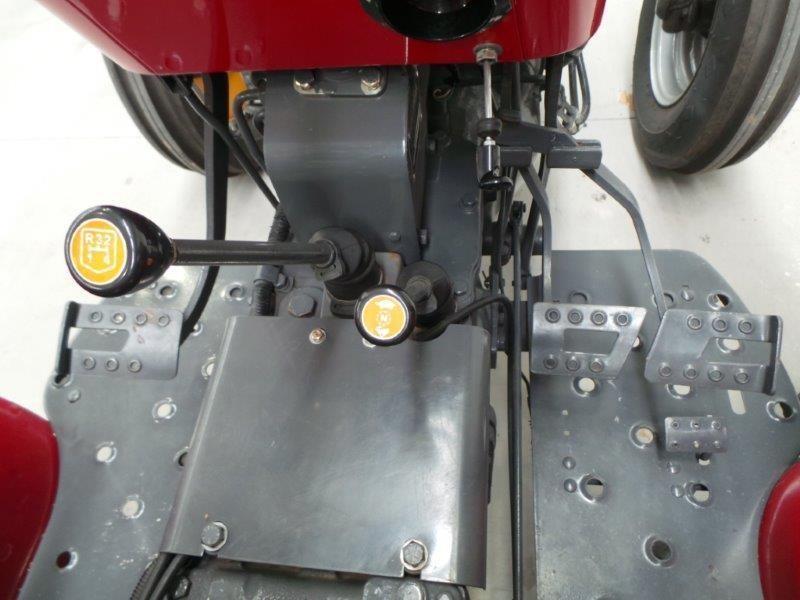 MASSEY FERGUSON 2615 2WD ROPS TRACTOR