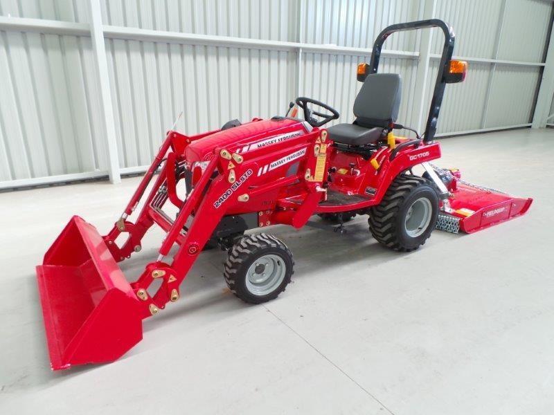 MASSEY FERGUSON GC1705 TRACTOR (LOADER & SLASHER PACKAGE)