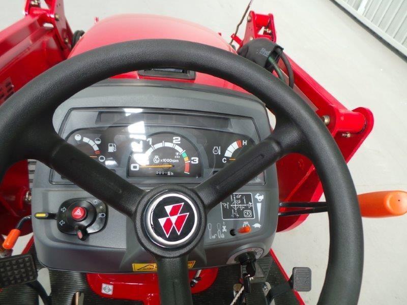 MASSEY FERGUSON GC1705 TRACTOR (LOADER & SLASHER PACKAGE)