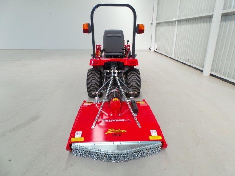 MASSEY FERGUSON GC1705 TRACTOR (LOADER & SLASHER PACKAGE)