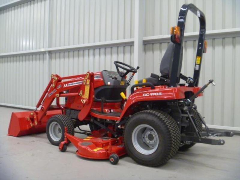 MASSEY FERGUSON GC1705 COMPACT TRACTOR
