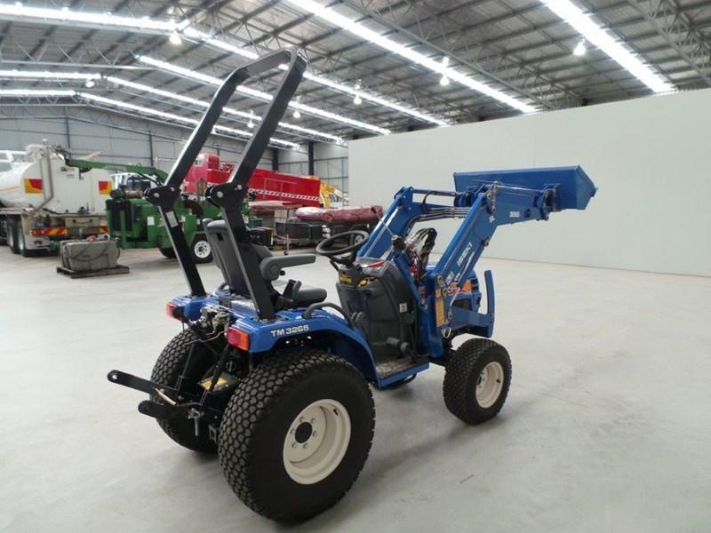 2015 ISEKI TM3265 TRACTOR LOADER AND GRADER PACKAGE