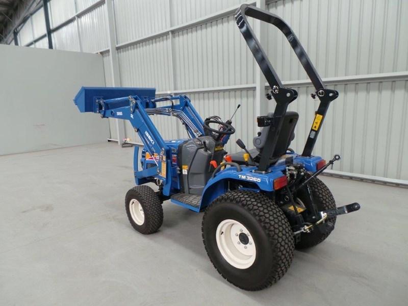 2015 ISEKI TM3265 TRACTOR LOADER AND GRADER PACKAGE