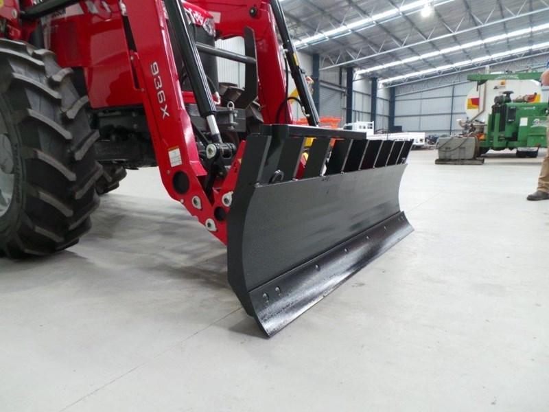 2015 BURDER REVERSIBLE ROOT RAKE & FRONT BLADE
