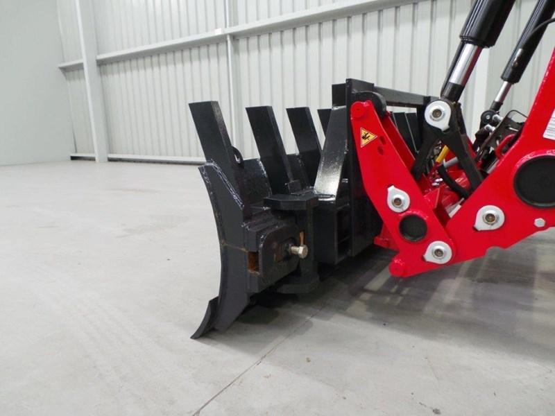 2015 BURDER REVERSIBLE ROOT RAKE & FRONT BLADE