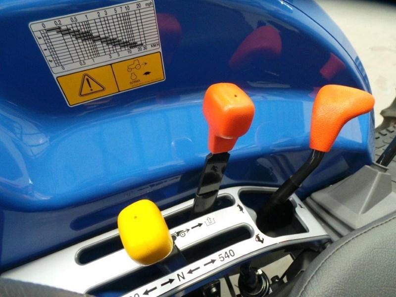 ISEKI TG5570 TRACTOR WITH ROPS