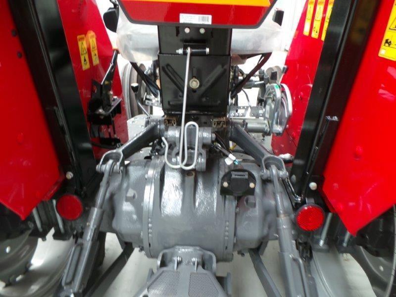 MASSEY FERGUSON 2615 2WD ROPS TRACTOR