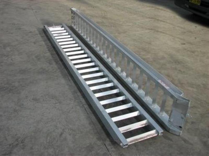 2017 WORKMATE 3 TON ALLOY LOADING RAMPS