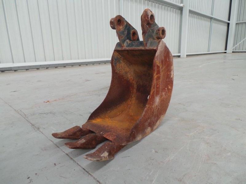 2017 WORKMATE 220MM BUCKET