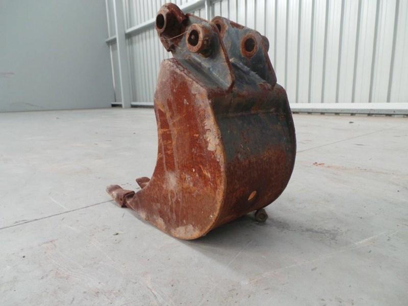 2017 WORKMATE 220MM BUCKET