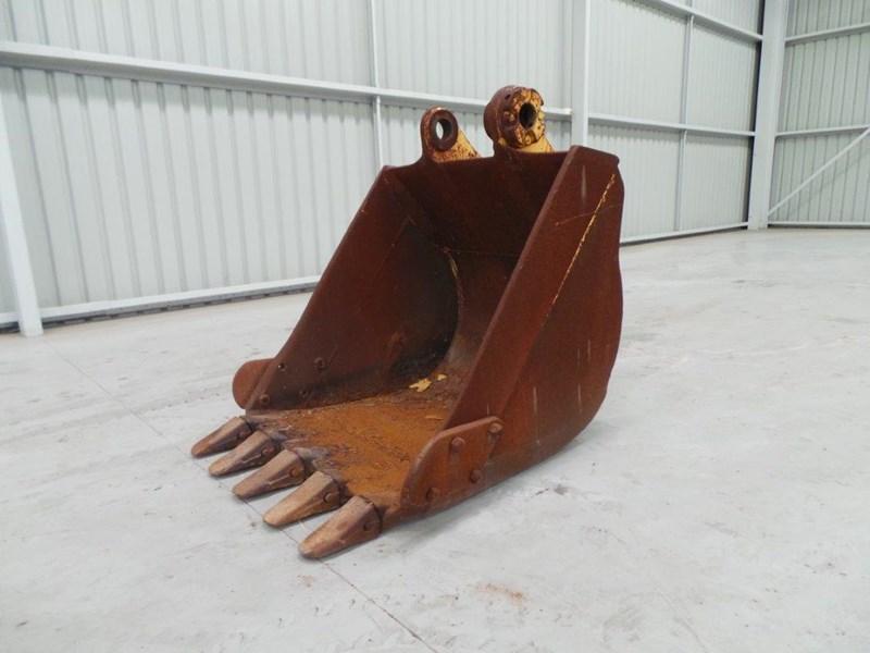 2017 WORKMATE 1050MM BUCKET