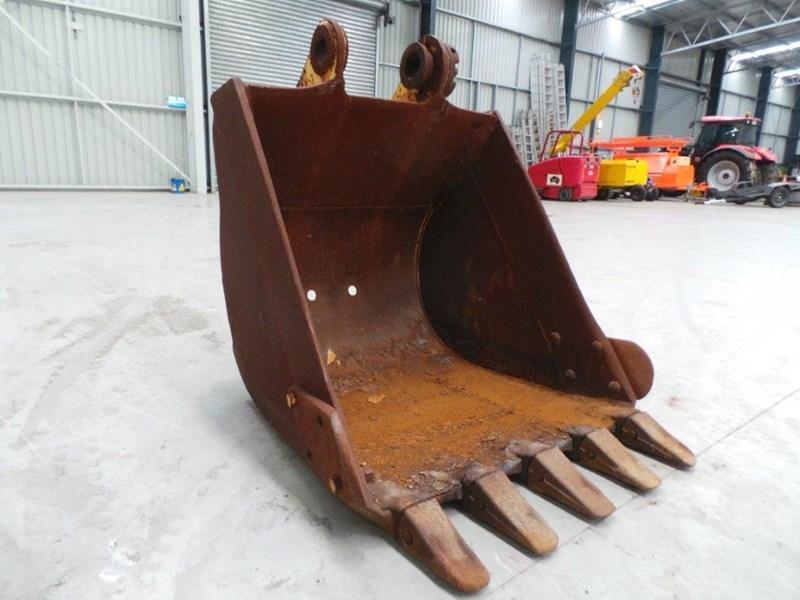 2017 WORKMATE 1050MM BUCKET