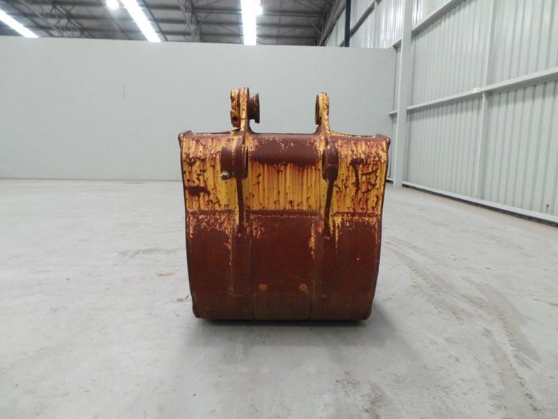 2017 WORKMATE 1050MM BUCKET