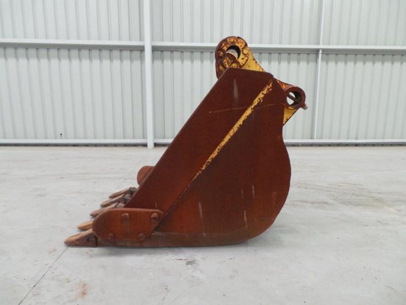 2017 WORKMATE 1050MM BUCKET