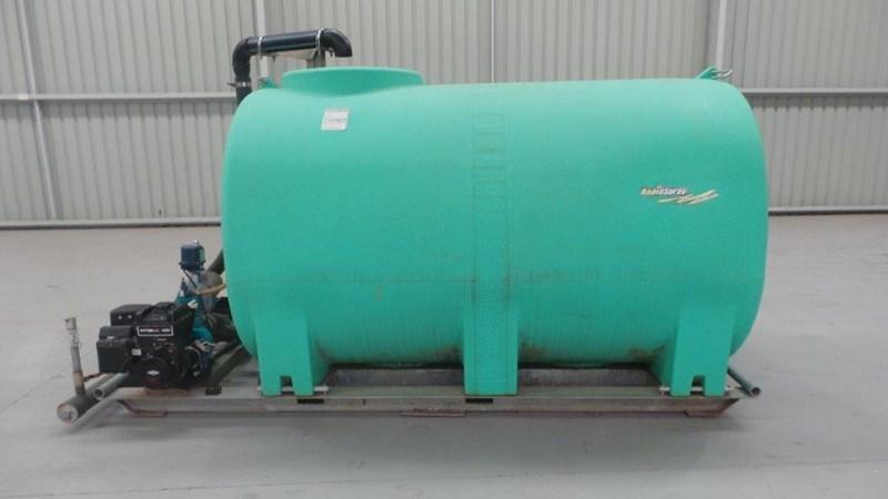 2017 WORKMATE 4000 LITRE POLY TANK